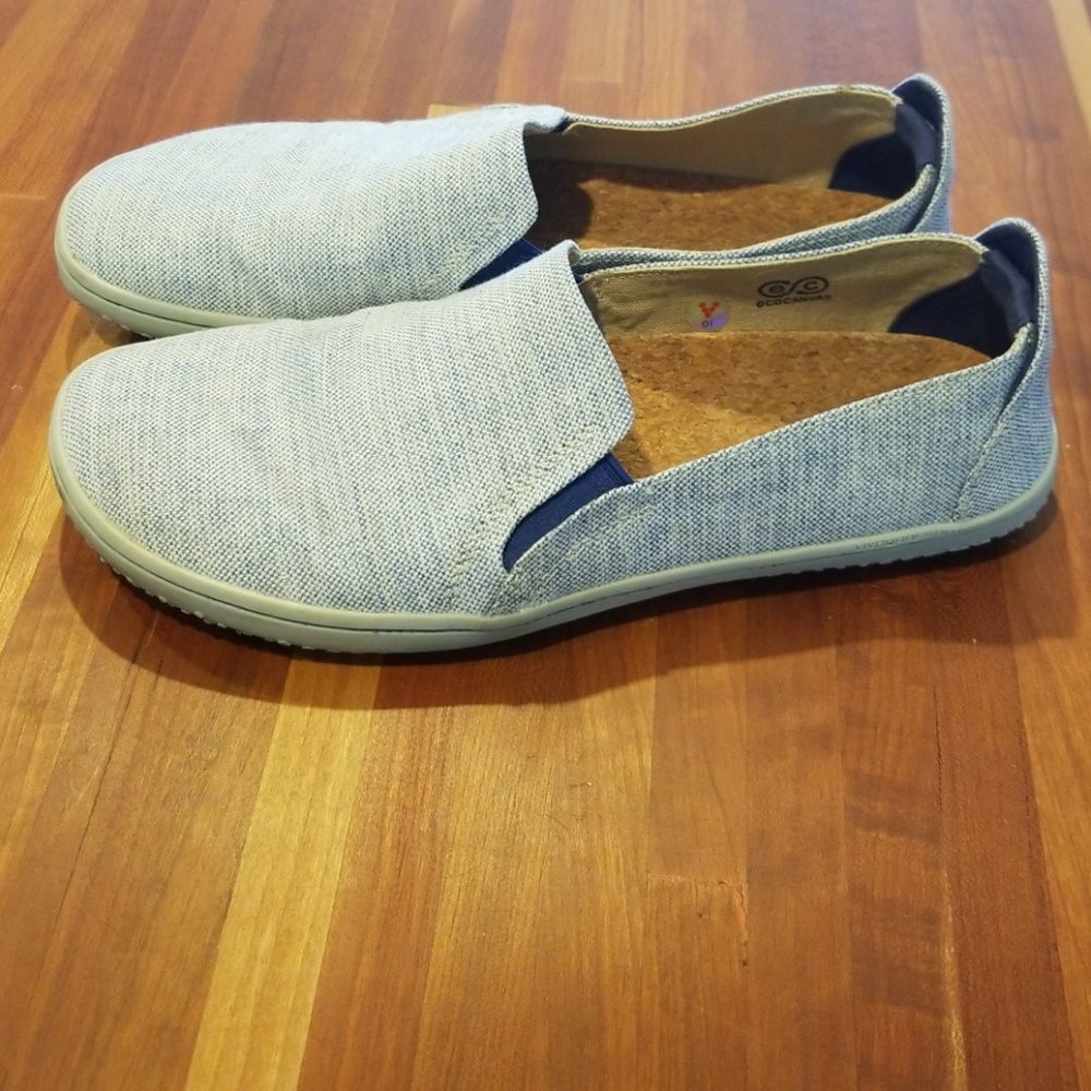 Vivobarefoot mata size 38 light blue